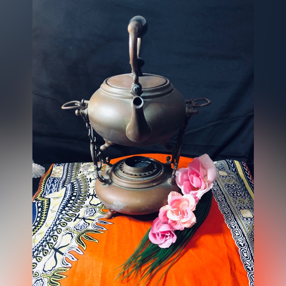 Antique-Style Brass Kettle Teapot with Burner - Brown